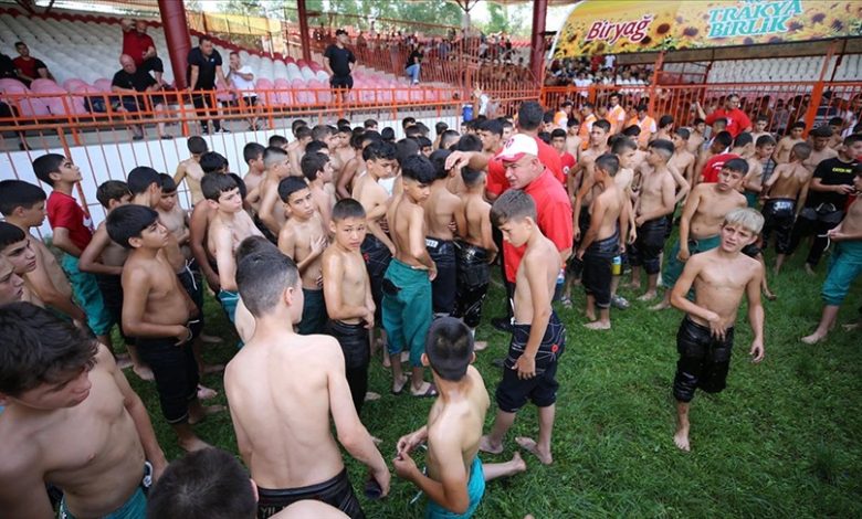 Turkiye: Počeo festival hrvanja u Kirkpinaru Turkiye: Počeo festival hrvanja u Kirkpinaru