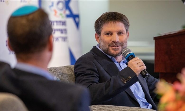 Izraelski ministar finansija Smotrich: Intenziviraćemo izgradnju jevrejskih naselja na Zapadnoj obali
Izraelski ministar finansija Smotrich: Intenziviraćemo izgradnju jevrejskih naselja na Zapadnoj obali Izraelski ministar finansija Smotrich: Intenziviraćemo izgradnju jevrejskih naselja na Zapadnoj obali
Izraelski ministar finansija Smotrich: Intenziviraćemo izgradnju jevrejskih naselja na Zapadnoj obali
