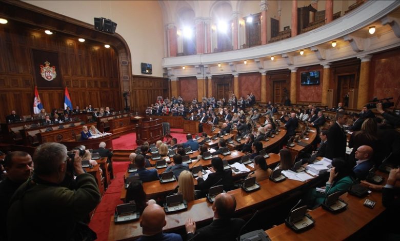 Opozicija blokira rad Skupštine Srbije i traži izbore do kraja godine Opozicija blokira rad Skupštine Srbije i traži izbore do kraja godine